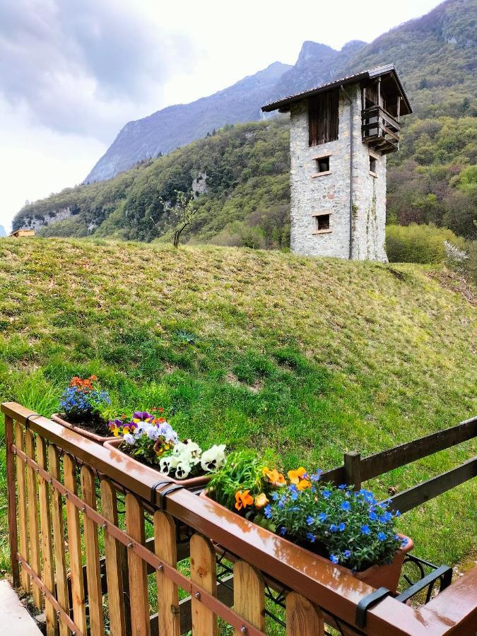 LA TORRETTA SUL LAGO di TENNO - RESIDENCE LA RUSTICA Tenno Exterior foto